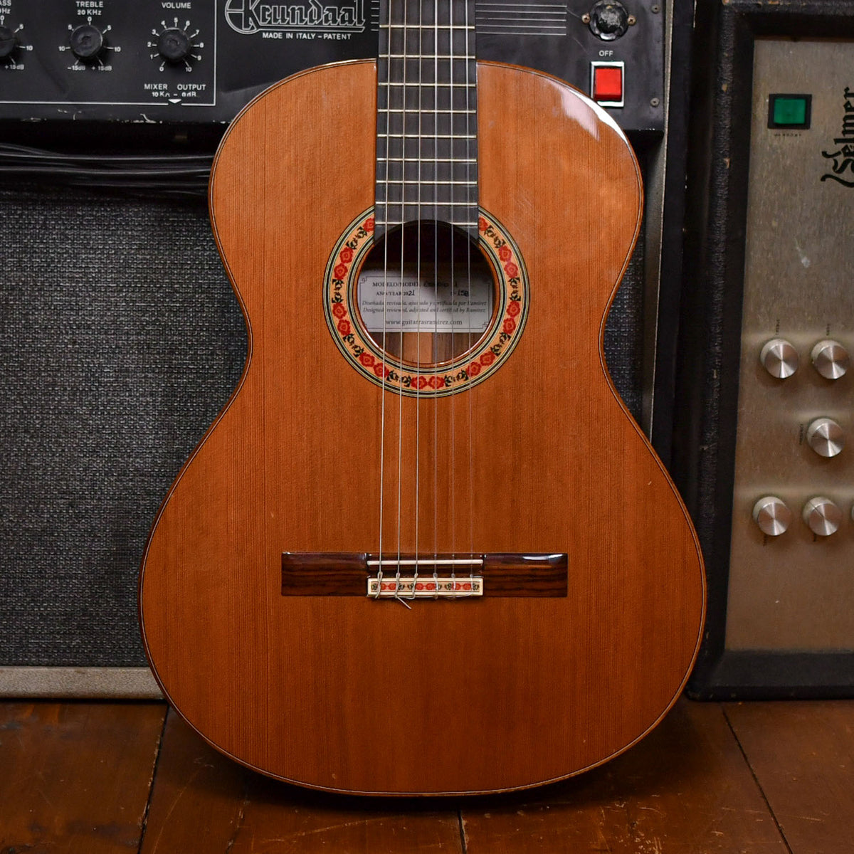 Ramirez Estudio 1 Classical Guitar Natural 2000