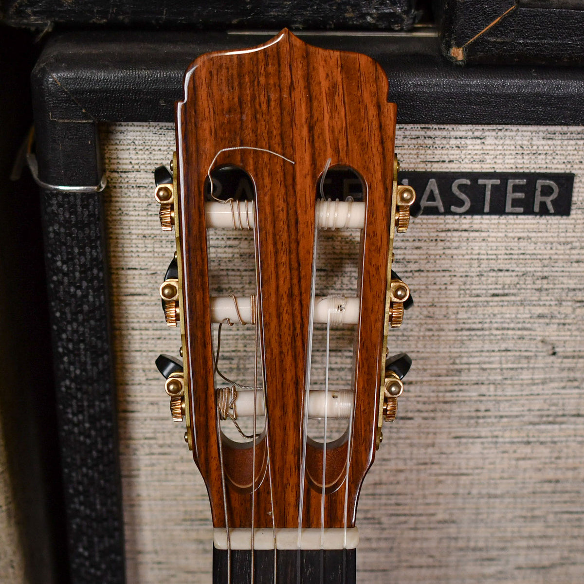 Ramirez Estudio 1 Classical Guitar Natural 2000