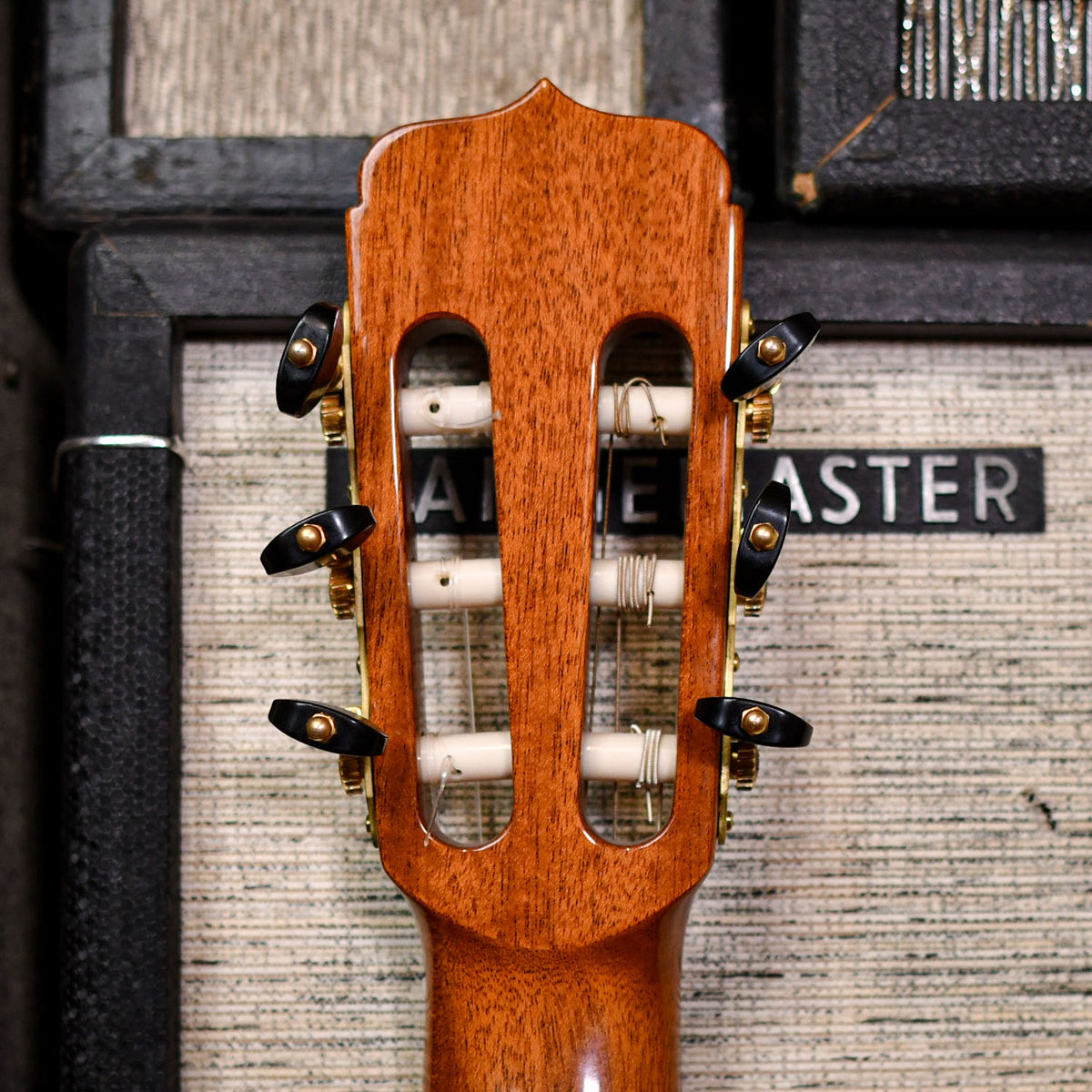 Ramirez Estudio 1 Model Classical Guitar Natural 2000
