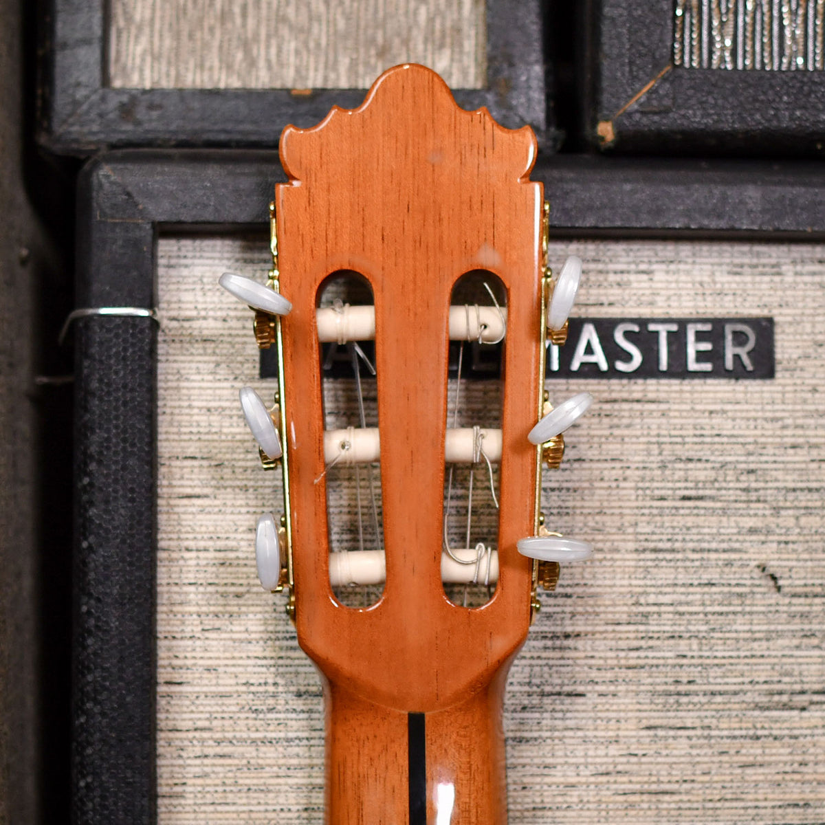 Ramirez 3NAE Model Classical Guitar Natural 2000