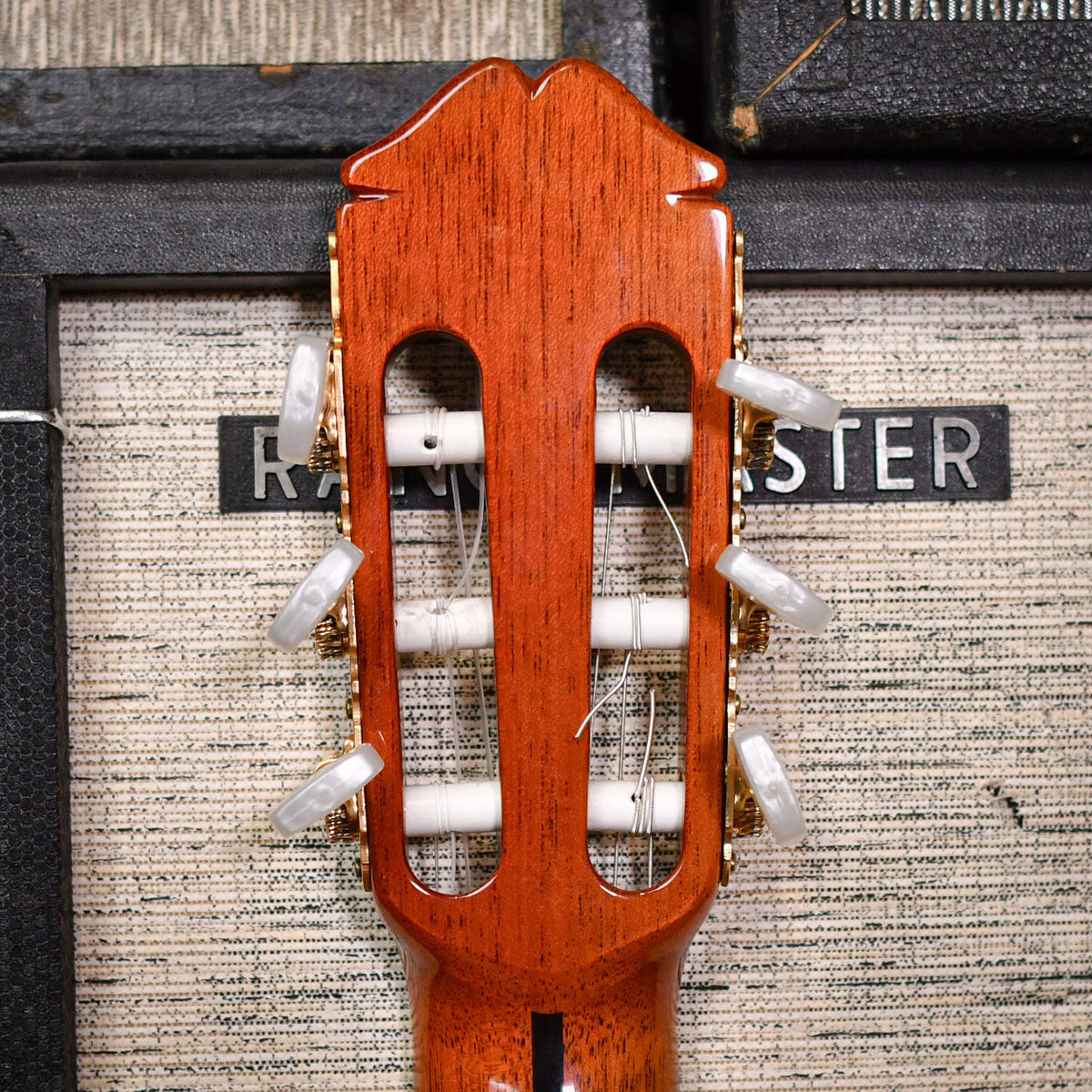 Raimundo 145F Flamenco Guitar Natural 2000