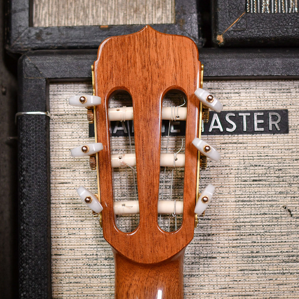 Ramirez Estudio 3 Classical Guitar Natural 2000