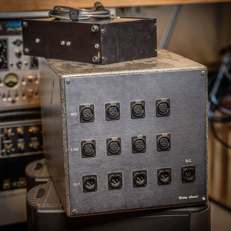 Neve 1073 transformer-balanced microphone preamplifier and 3-band equaliser Channel Strips x4 Blue 1970