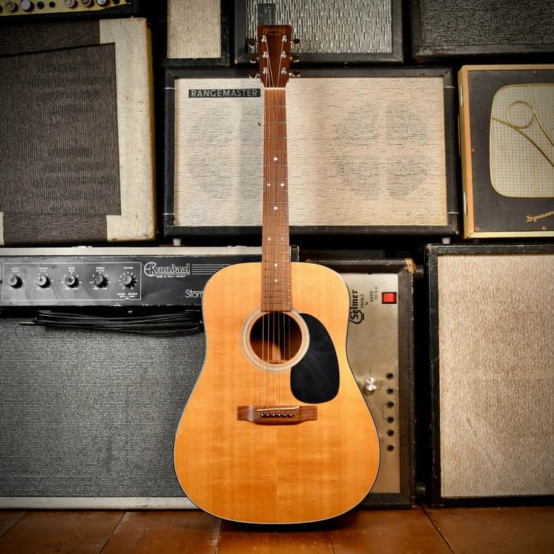 Martin D-18 Natural 2003
