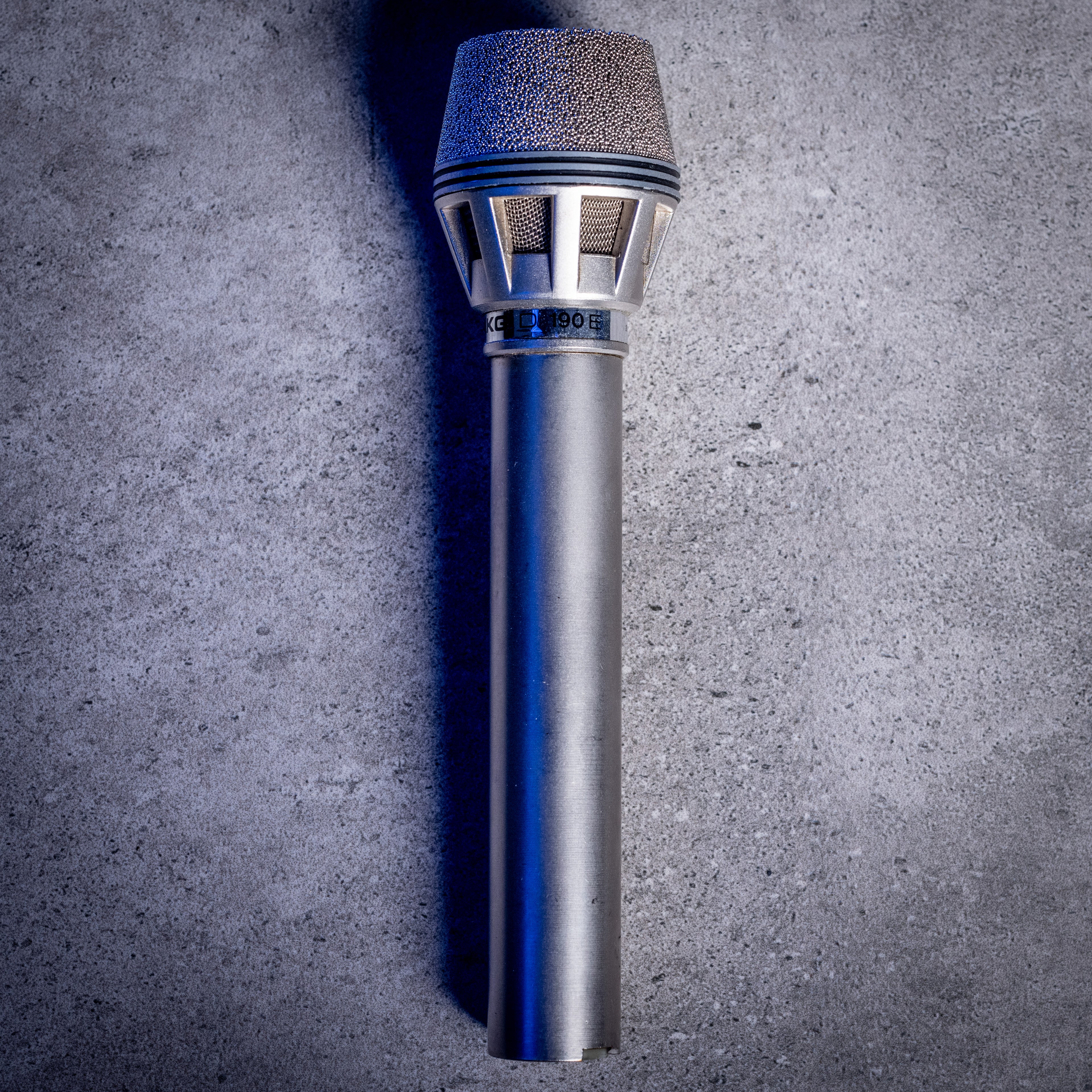 AKG D 120 E Microphone with original box