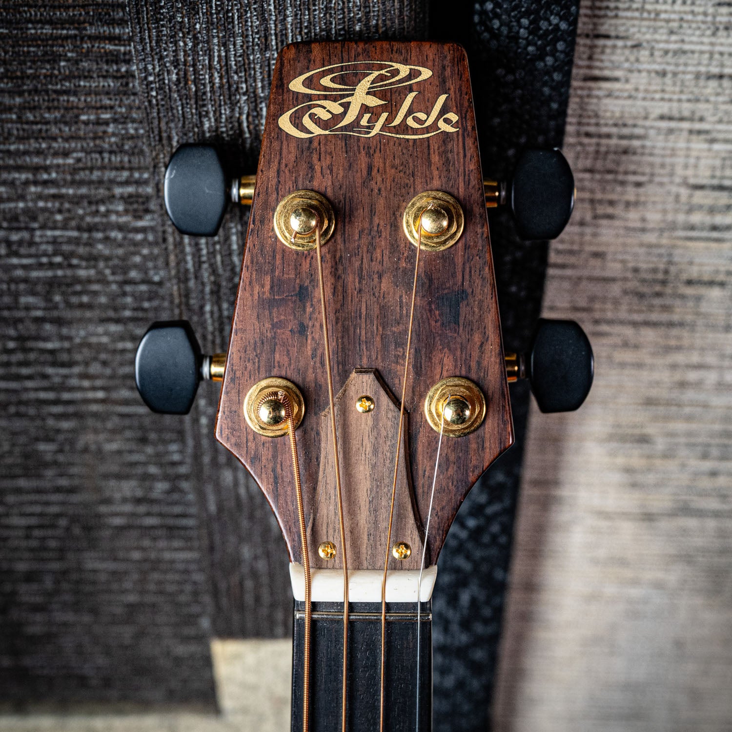 Fylde 8401 – TENOR GUITAR Natural 2000