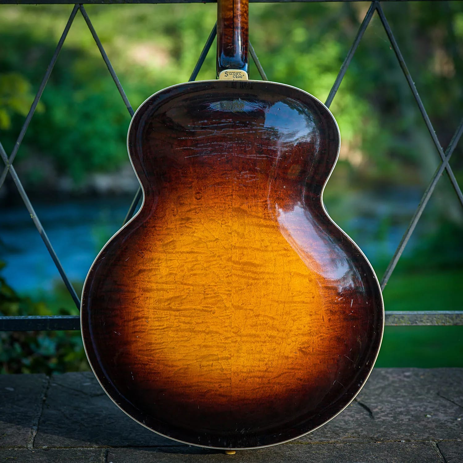 1934 - 1955 Gibson Super 400