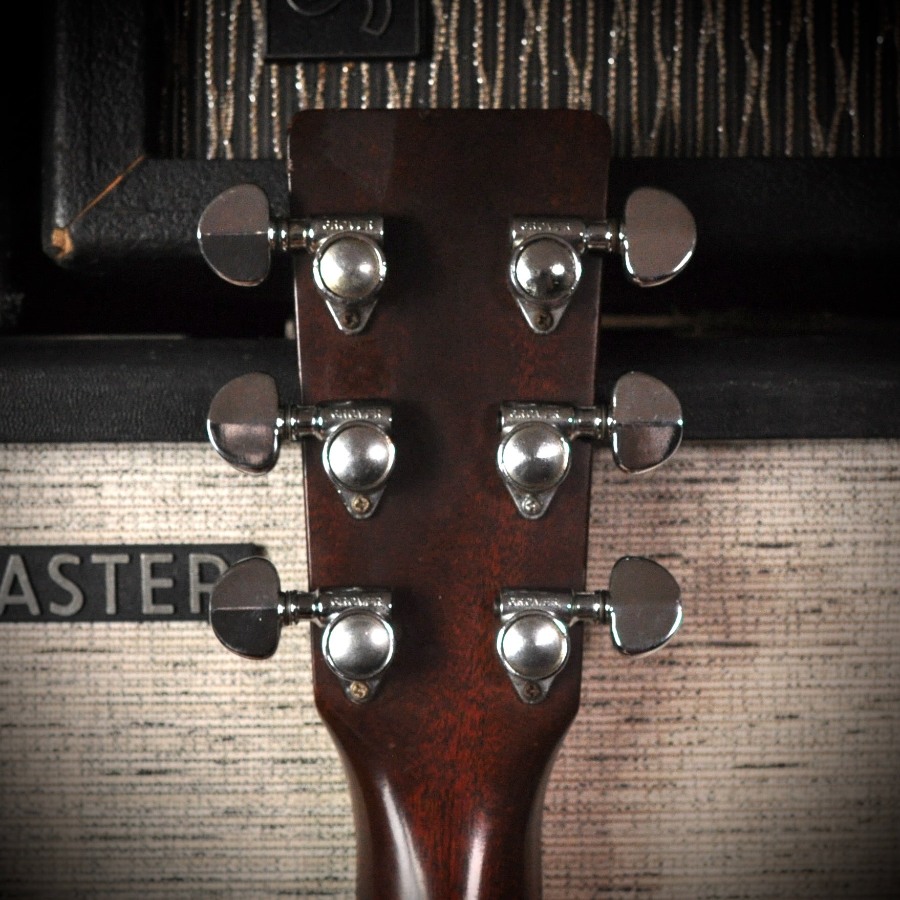 Martin D-18 Natural 1975