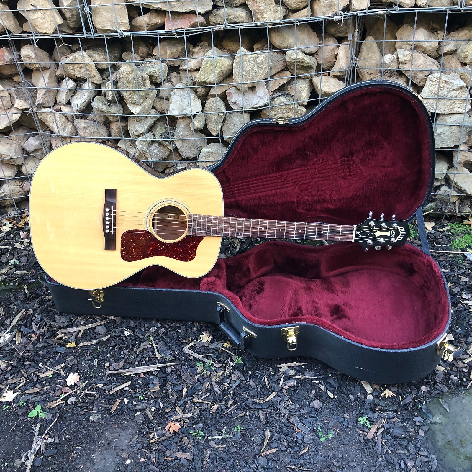 1998 Guild USA F-30HR