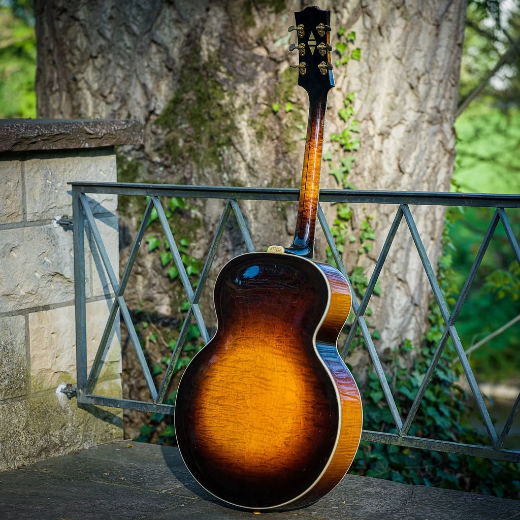 1934 - 1955 Gibson Super 400