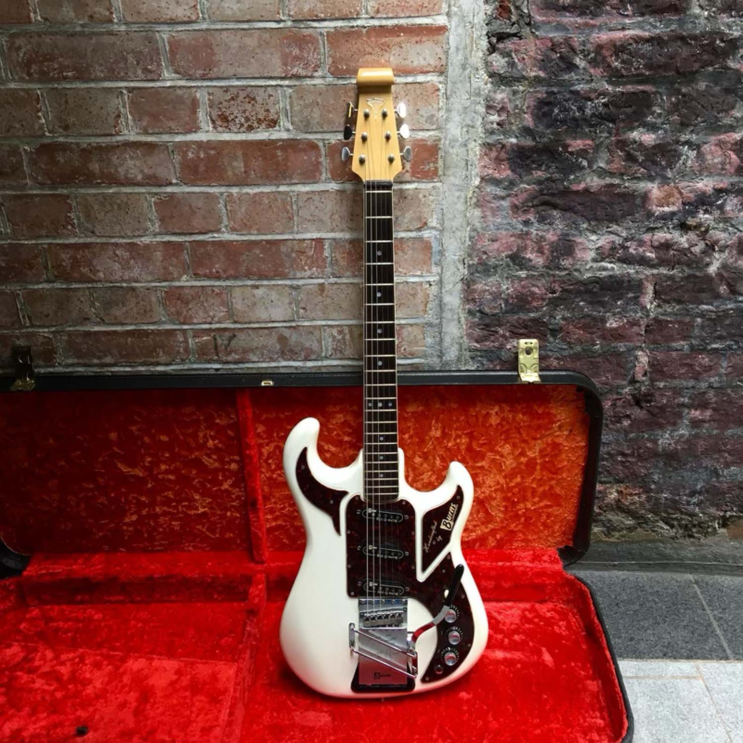 1965 Burns Hank Marvin