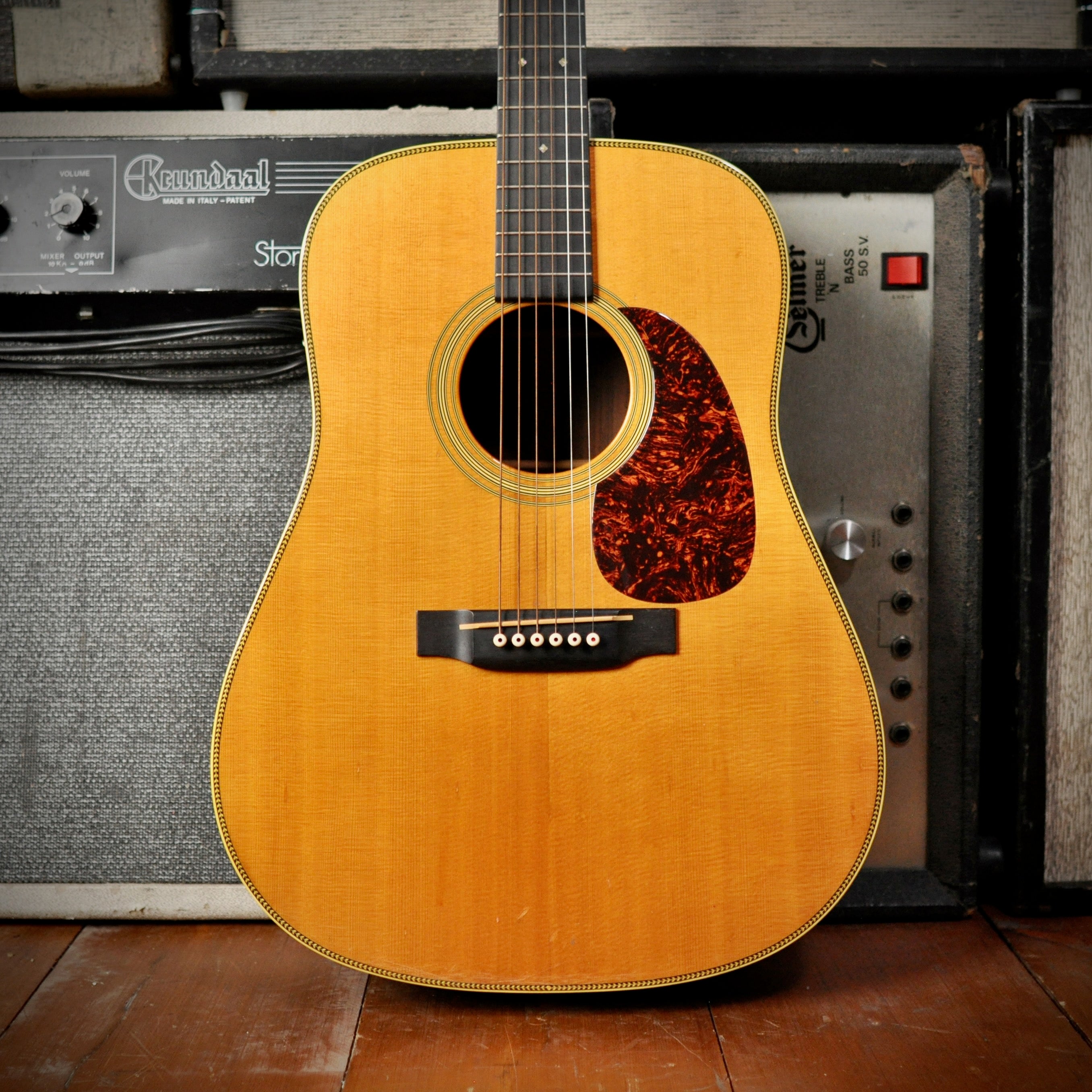 Martin HD-28V Natural 2002