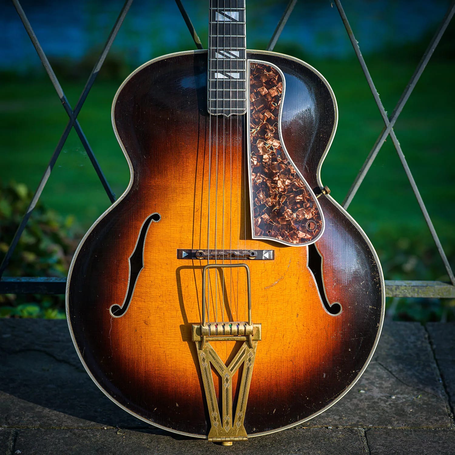 1934 - 1955 Gibson Super 400