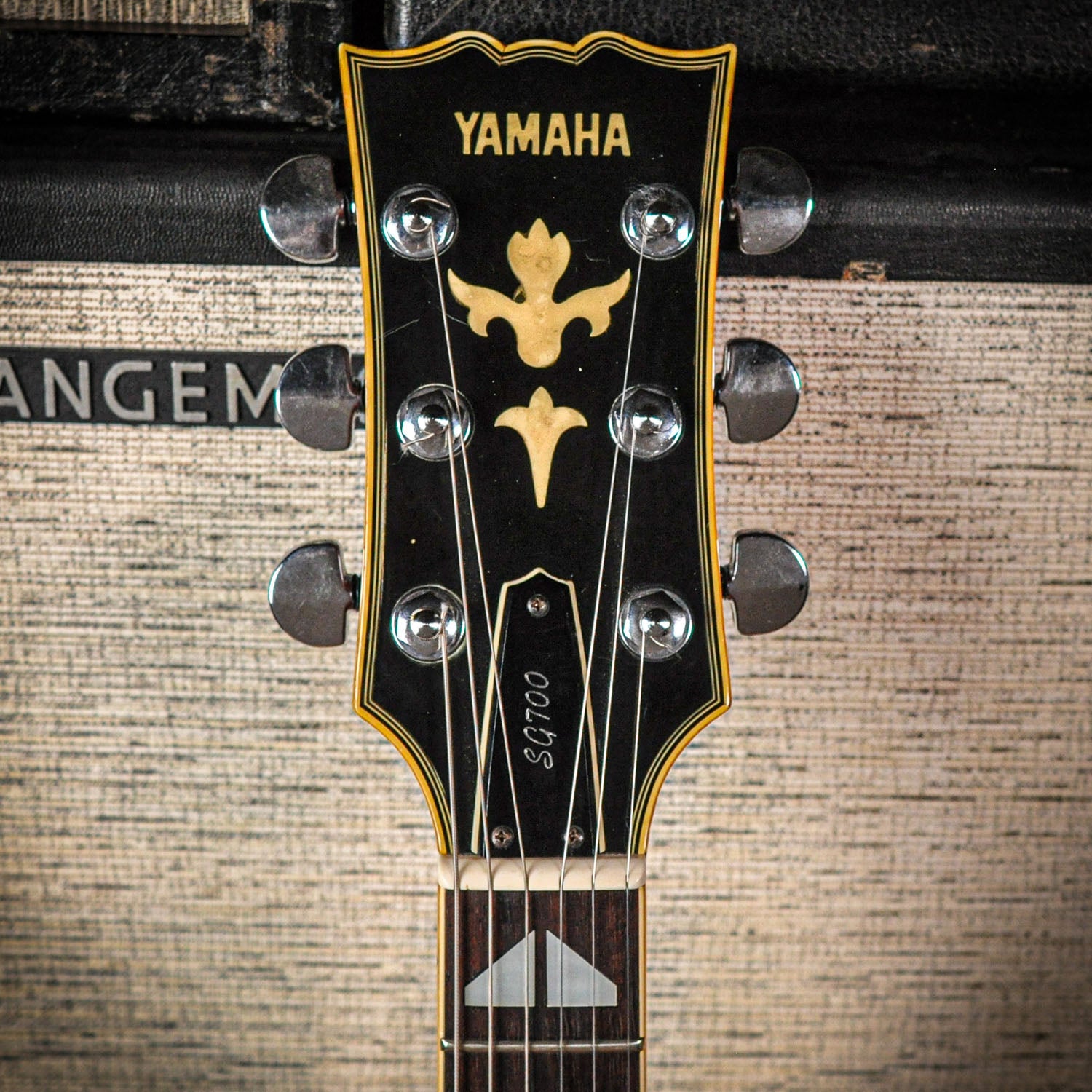 Yamaha SG700 Cherry Sunburst 1976