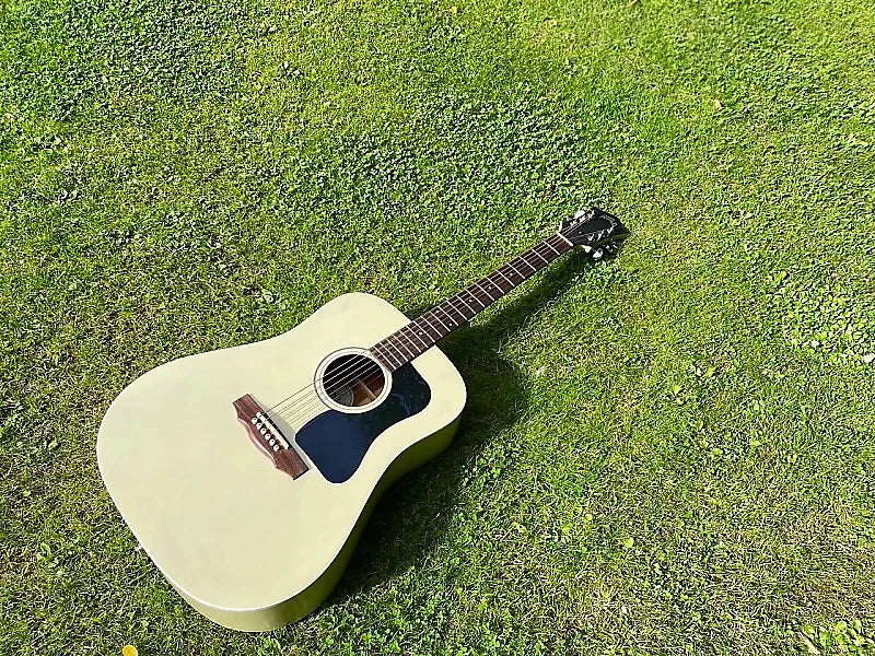 D25 Raza 1990s Guild D25 – Hanks